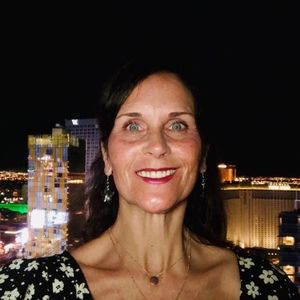 Meet your Posher, Lisa ann